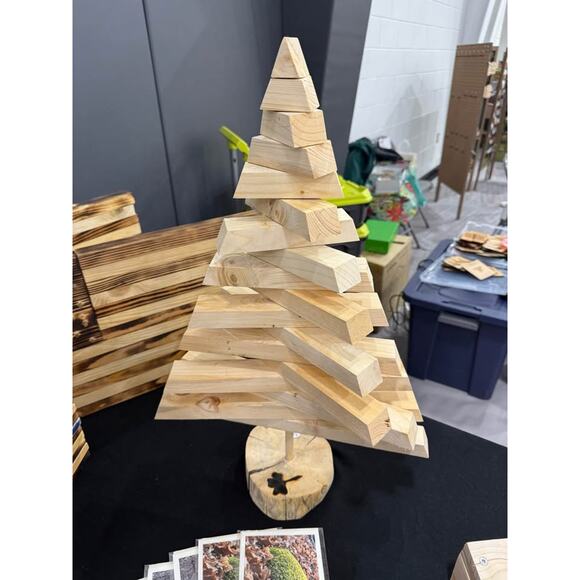 Wooden Christmas Tree - Adjustable - Variable Bases - Picture 1 of 5